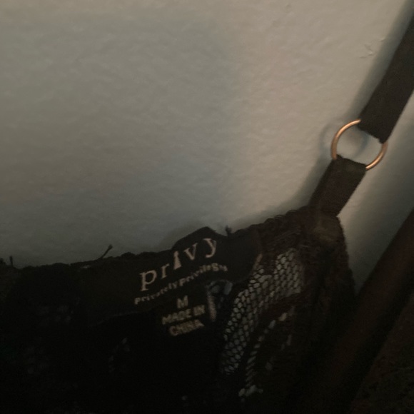 Black lace dress - Picture 11 of 11